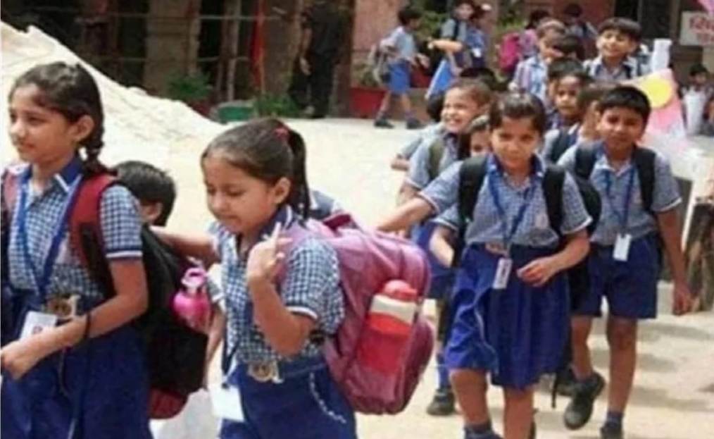 16 जून से शिक्षा के मंदिर फिर होंगे गुलजार नौनिहालों को तिलक-वंदन कर जिले भर के स्कूलों में मनाया जाएगा शाला प्रवेशोत्सव