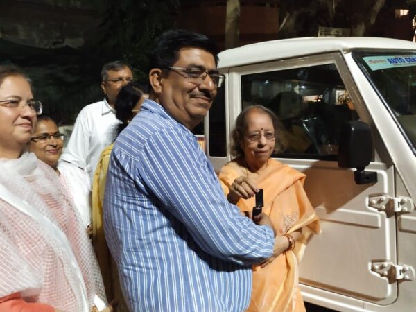 स्व. जमुना प्रसाद वर्मा की सुपुत्री ने अपने  पिता की स्मृति में “शव वाहन” सिंधी समाज को किया दान