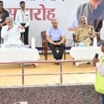 मुख्यमंत्री  भूपेश बघेल ने बोरवेल में गिरे राहुल की जान बचाने वाले रायपुर स्मार्ट सिटी लिमि. की टीम को किया सम्मानित