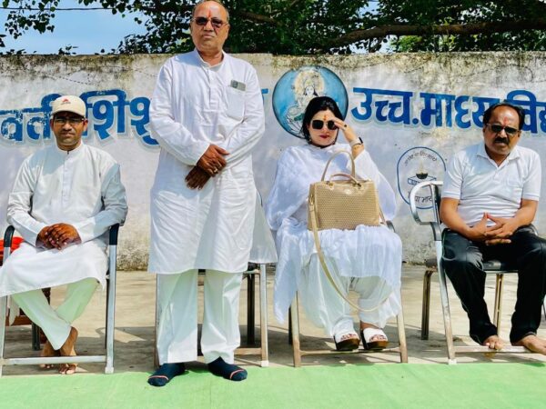 भारत को निरोग बनाना है तो करना। होगा योग –डां सुषमा सिंह
