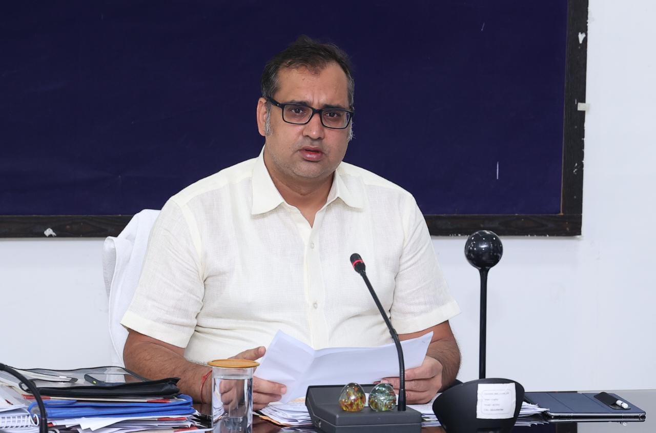 महिलाओं में एनिमिया की हो सघन जांच-कलेक्टरकलेक्टर श्री सिंह ने ली स्वास्थ्य विभाग की बैठक