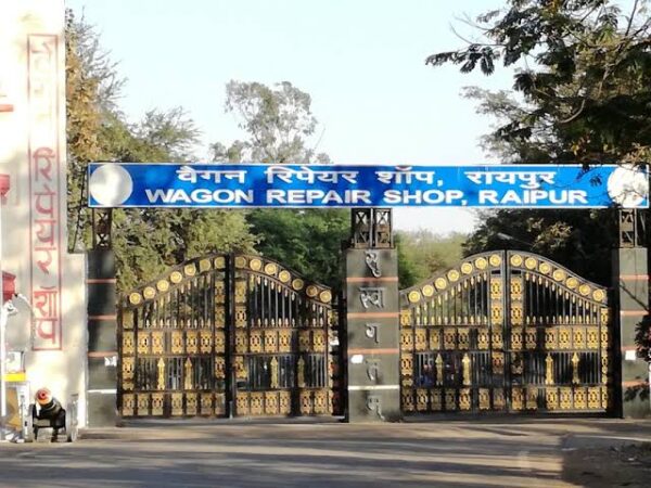 वैगन रिपेयर शॉप रायपुर में चोरी करते तीन लोग आरपीएफ़ के हत्थे चढ़े रेल्वे न्यायालय ने तीनों को भेजा जेल