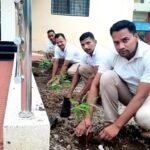 आज़ादी के 75 वर्ष पूरा होने पर रेसुब नैनपुर ने रेलवे क्षेत्र में वृक्षारोपण कर 50 फलदार, छायादर पेड़ लगाए