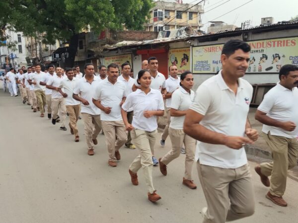 रन फॉर यूनिटीके तहत ……….. रेलवे स्टेशन रायपुर से रेलवे सुरक्षा बल पोस्ट रायपुर बैरक तक दौड़े