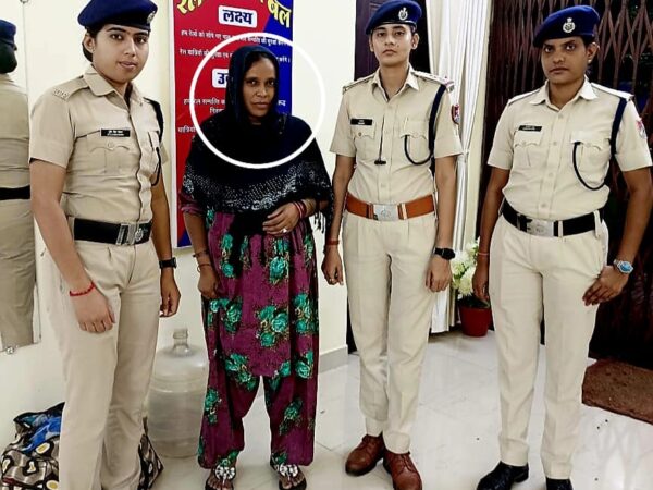 रेसुब नैनपुर की मानवीय संवेदनशीलता ……… मुंबई से भटक कर नैनपुर स्टेशन में मिली विक्षिप्त महिला को सखी सेंटर को सौपा