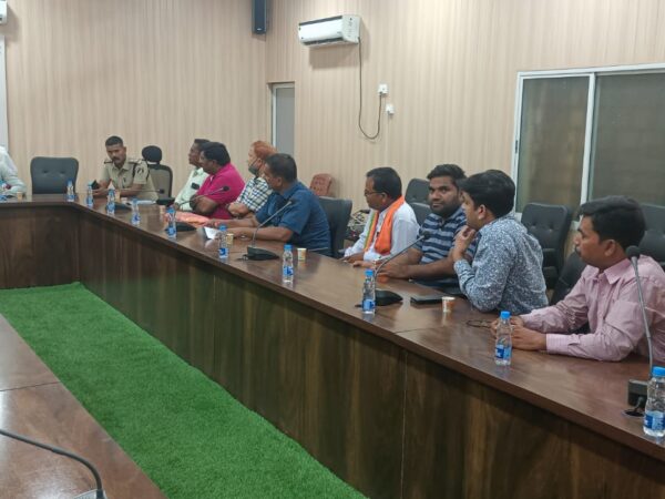 पुलिस कंट्रोल रूम में रथ यात्रा को लेकर हुई शांति-समिति की बैठक…..