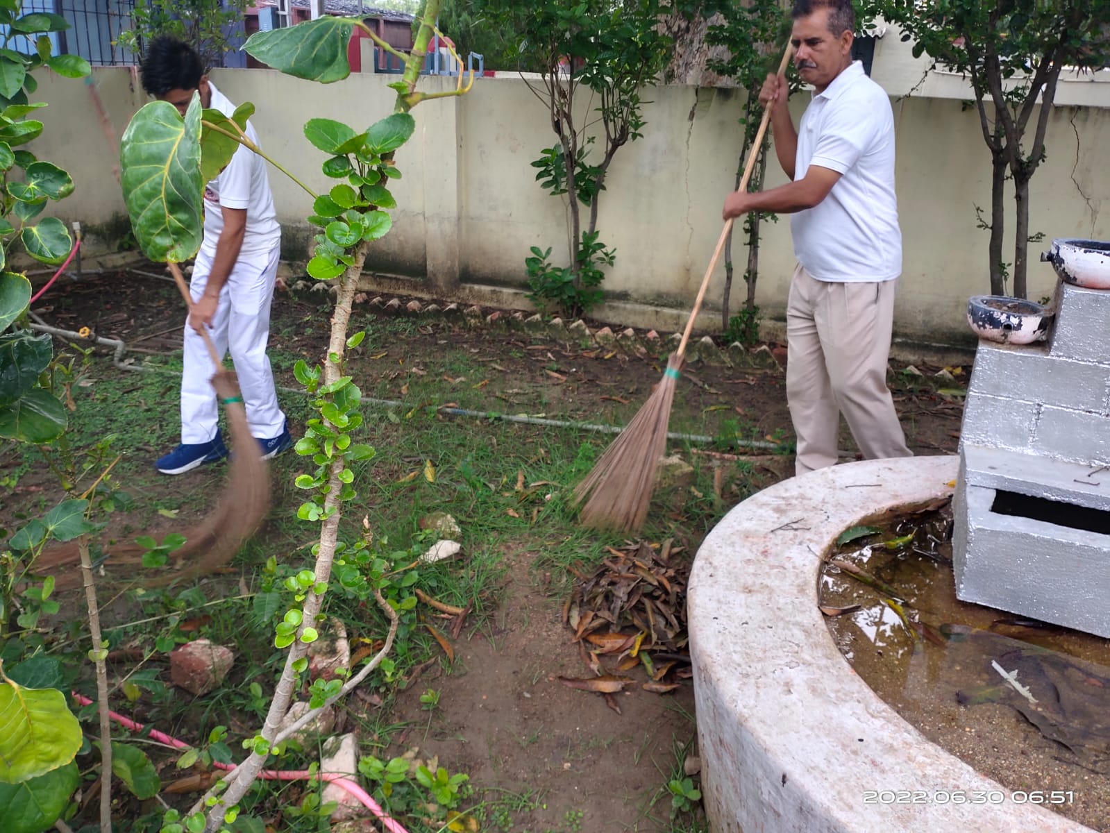 आजादी के 75 साल पूर्ण होने पर……….. अमृत महोत्सव के तहत रेसुब डोंगरगढ़ ने स्वच्छता और वृक्षारोपण कर अपनी सहभागिता दर्ज की