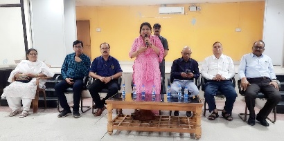 पाॅवर कंपनी बिलासपुर के 9 अधिकारी-कर्मचारी हुए सेवानिवृत्त, संसदीय सचिव श्रीमती रश्मि सिंह ने सेवानिवृत्त कर्मियों का किया सम्मान