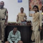 जोगीडीपा में अवैध शराब बेचने वाले आरोपी को रंगे हाथों किया गया गिरफ्तार, ₹10,000 से अधिक का देसी प्लेन व मशाला शराब जप्त….