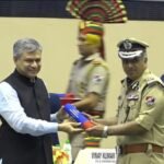 देवेंद्रनाथ बी कसार (आईजी रेसुब) को उनके उल्लेखनीय कार्यों के लिए रेल मंत्री ने राष्ट्रपति पुलिस पदक से सम्मानित किया