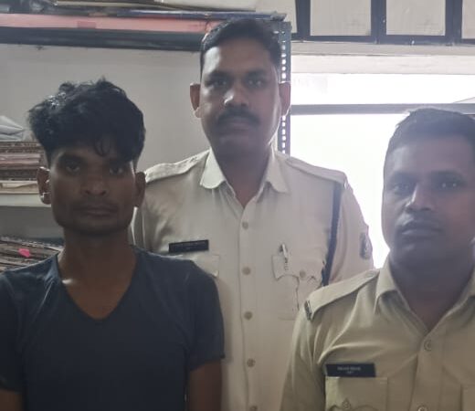 जूटमिल पुलिस की टाऊन पेट्रोलिंग के हाथ आया चोरी की बैटरी के साथ आरोपी…..