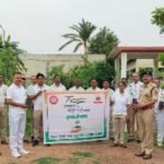 रायपुर आरपीएफ ने बैरक एवं कालोनी को हराभरा रखने सघन वृक्षारोपण के साथ साफ सफाई भी किया