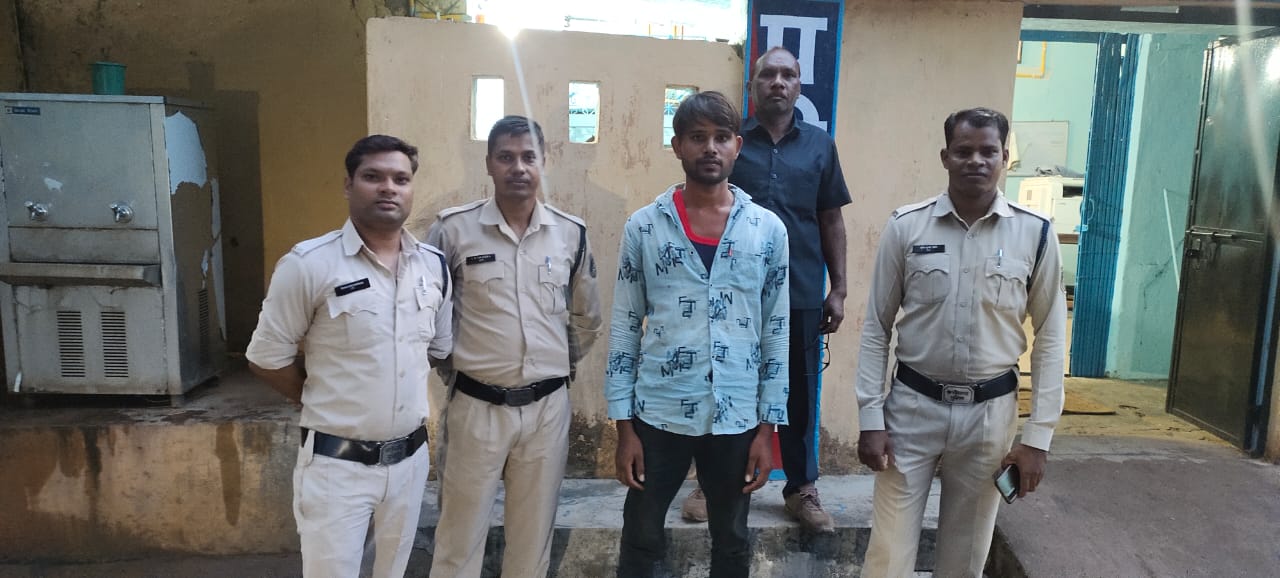 ● पति की प्रताड़ना से नव विवाहिता लगा ली फांसी, आत्महत्या के लिये उत्प्रेरित करने के जुर्म में पति गिरफ्तार….