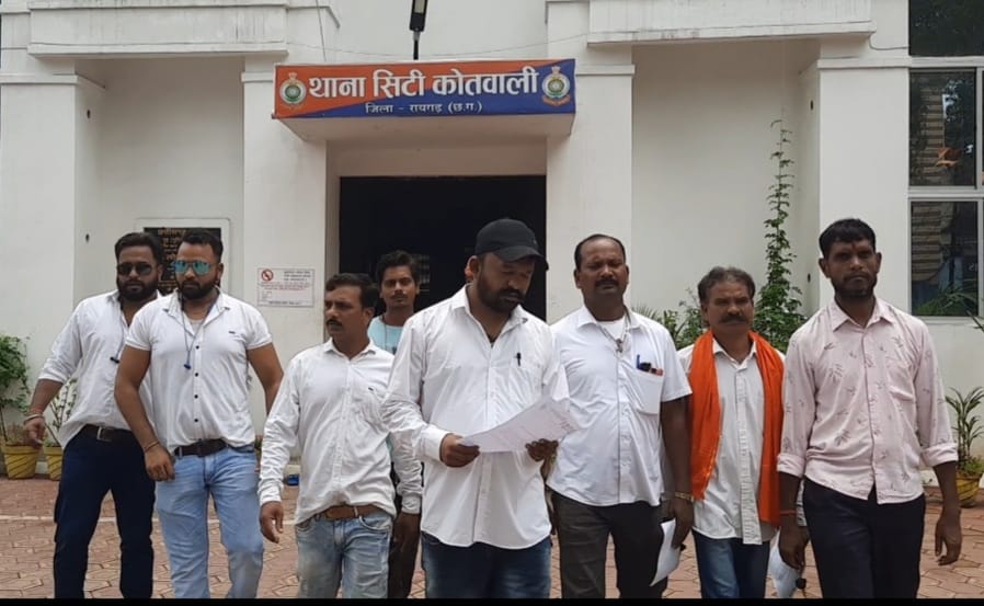 “काली” के पोस्टर पर भड़की शिव सेनानिर्माता लीना मणिमेकलई के खिलाफ कराई कोतवाली में एफआईआर