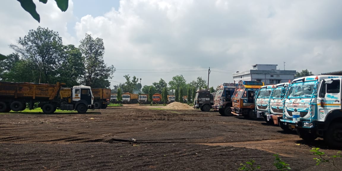 मुख्य मार्ग पर खतरनाक तरीके से वाहन खड़ी करने वाले 23 वाहन चालकों पर कार्रवाई…..