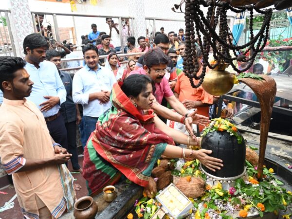 बाबा सत्यनारायण के जन्मोत्सव पर विधायक प्रकाश नायक ने लिया आशीर्वादरायगढ़वासियों के सुख समृद्धि के लिए की कामना