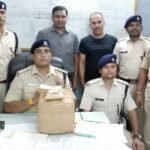 रेसुब राजनांदगांव ने समता सुपरफास्ट ट्रेन से गुप्त सूचना पर हजारों का गांजा से भरा पिट्ठु बेग किया बरामद