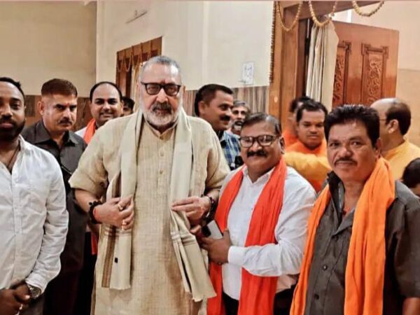 कोरबा:ग्रामीण विकास एवं पंचायती राज मंत्री गिरिराज सिंह ने राम जानकी मंदिर में किया पूजा अर्चना