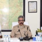 पुलिस मुख्यालय में अन्तर्राज्यीय (छत्तीसगढ़-उड़ीसा) समन्वय बैठक संयुक्त नक्सल आपरेशन पर हुआ विचार विमर्श