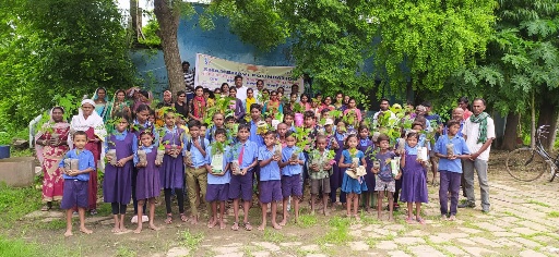 सामाजिक सेवा के क्षेत्र में अग्रणी संस्थान शांभवी फाउंडेशन के द्वारा : हजार फलदार पौधों का किया गया वितरण सेवा जतन संकल्प के साथ