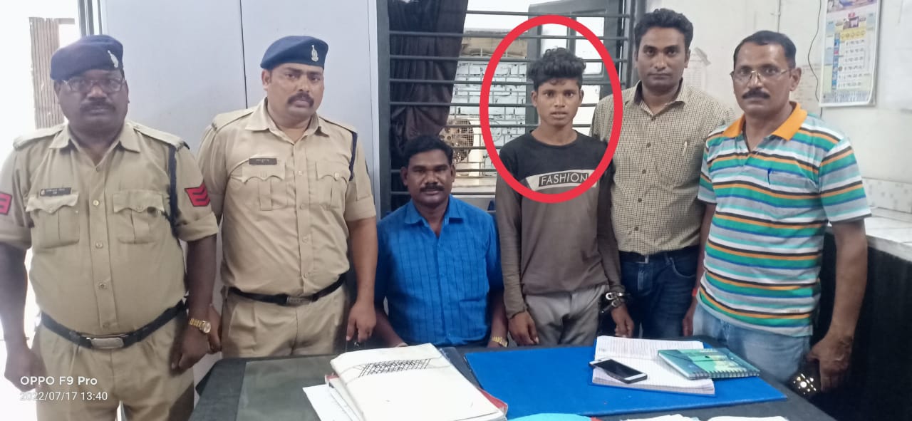 रेसुब पोस्ट भाटापारा और जीआरपी की संयुक्त टीम ने गस्त के दौरान एक पॉकेटमार को धर दबोचा