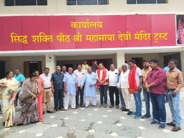 कोटा क़ृषि उपज मंडी के नवनियुक्त अध्यक्ष संदीप शुक्ला  समिति के सदस्यों के साथ महामाया मंदिर पंहुच  क्षेत्र की खुशहाली का आशीर्वाद माँगा