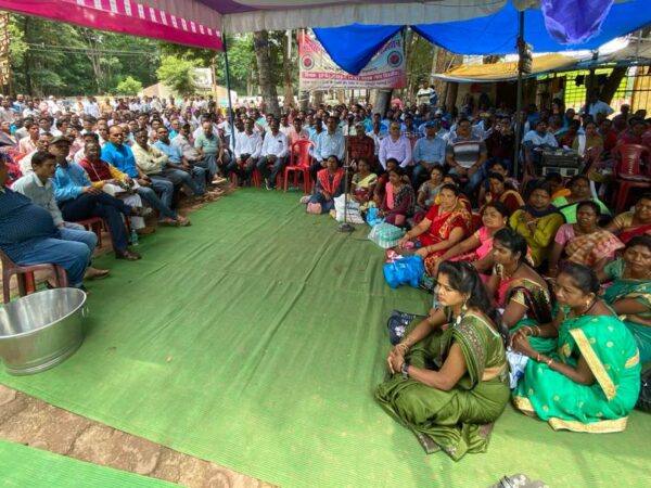 आक्रोश रैली के साथ कर्मचारियों अधिकारियों ने मनाया हरेली तिहार