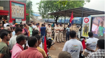 आजादी के 75 वें अमृत महोत्सव पर रायपुर मंडल की आरपीएफ बुलेट बाइक रैली पहुंची तिल्दा