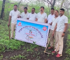 रायपुर आरपीएफ ने डब्लूआरएस कालोनी में वृक्षारोपण किया