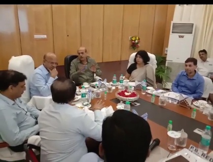 रेलवे बोर्ड सीईओ त्रिपाठी महानदी कोलफील्ड्स के सरडेगा माइंस के अधिकारियों की बैठक ली