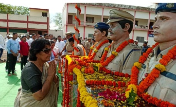 मदनवाड़ा नक्सली हमले की 13 वीं बरसी पर शहीद विनोद चौबे सहित 29 जवानों को याद किया गया