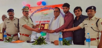रेसुब पेंड्रा ने स्वतंत्रता संग्राम सेनानी गया प्रसाद केशरी लालचंद जैन के परिजनों को किया सम्मानित