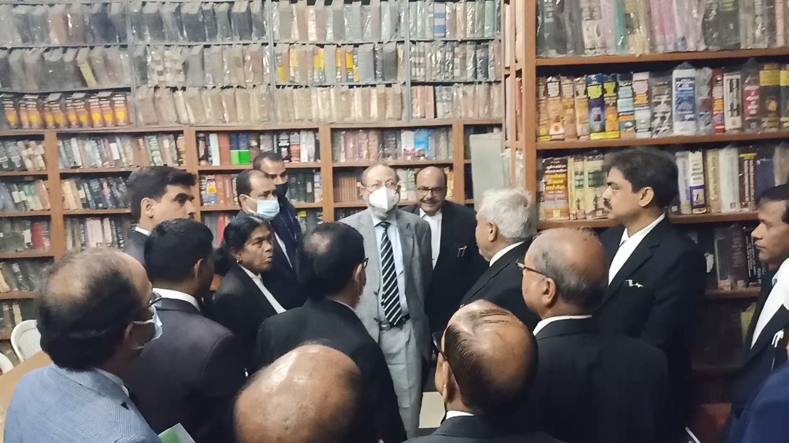 छत्तीसगढ उच्च न्यायालय के मुख्य न्यायाधिपति माननीय श्री अरूप कुमार गोस्वामी  रायगढ़ के अल्प कालीन प्रवास पर जिला अधिवक्ता संघ, रायगढ़ पहुंचे