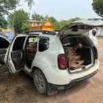 डस्टर कार में सराई चिरान रखकर ग्राहक तलाश कर रहे दो व्यक्ति लिए गए हिरासत में….