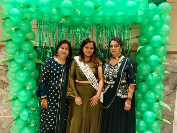 ओम गार्डन जन जागरण महिला मंडल ने हरे परिधानों में मनाया सावन महोत्सव