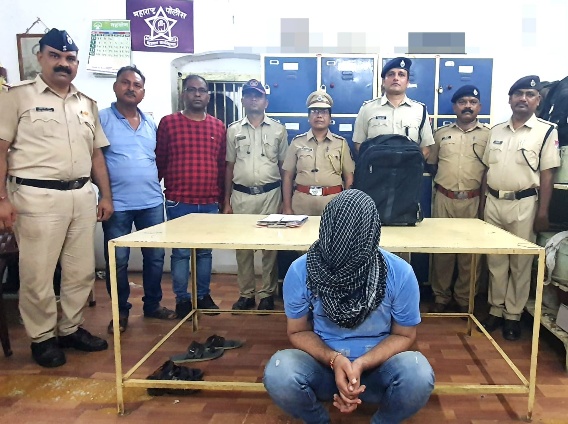 रेसुब पोस्ट व जीआरपी गोंदिया की संयुक्त कार्यवाही से  टीटीई की ट्राली बैग चोरी करने वाला टीम के हत्थे चढ़ा