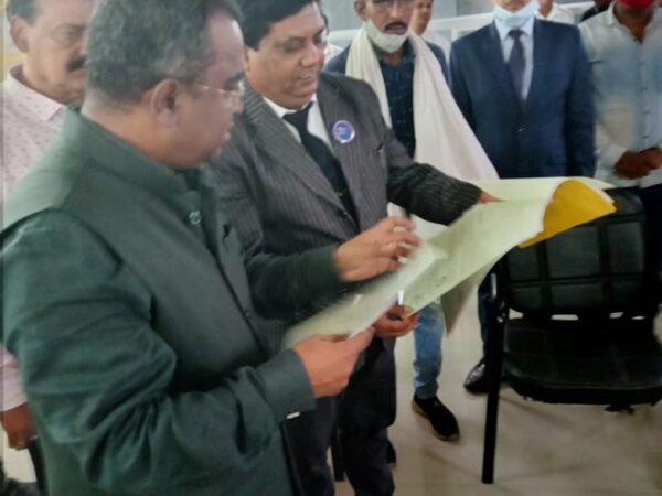 डिजिटल होती लोक अदालतों से अब विदेश में बैठे लोगो के प्रकरण भी निपटाए गए,  कोर्ट में पक्षकारों की भीड़ को देखते और पूरे प्रदेश में बारिश हो रही है,रास्ते बंद हैं परंतु इतनी अधिक उपस्थिति से पक्षकारों का लोक अदालत के प्रति उत्साह दिखा