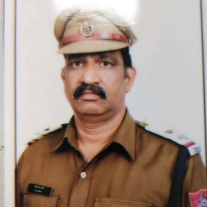 रेलवे सुरक्षा बल, दक्षिण पूर्व मध्य रेलवे , मुख्यालय के उपनिरीक्षक को भारतीय पुलिस पदक का सम्मान