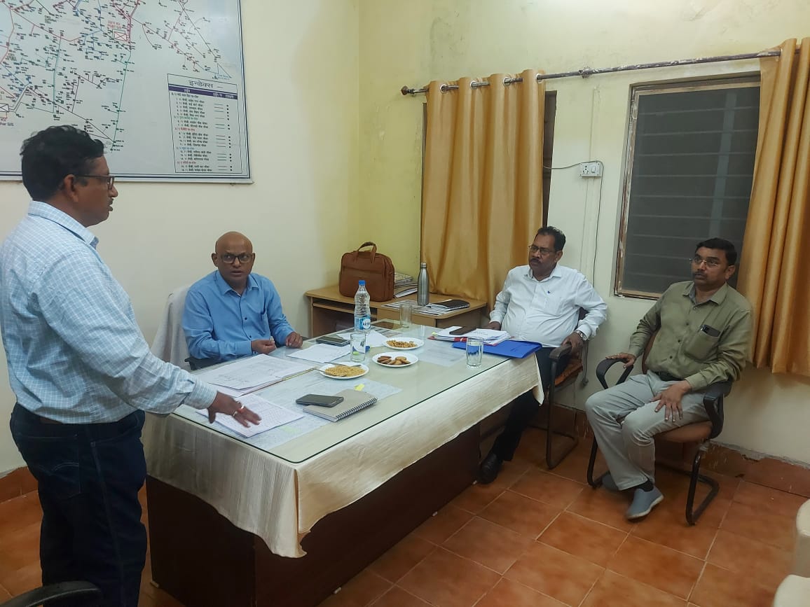 लिंक रोड़ जोन पहुंचे कार्यपालक निदेशकबकाया वसूली अभियान तेज करने के निर्देश
