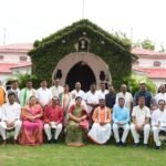 मुख्यमंत्री भूपेश बघेल के जन्मदिन पर कुनकुरी विधानसभा के प्रायमरी स्कुल के बच्चों ने किए वृक्षारोपण