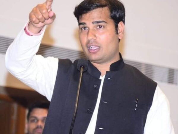 ट्रेनों के लेट लतीफी और रद्द किए जाने के खिलाफ युवा कांग्रेस और एनएसयुआई रेलवे स्टेशन का घेराव कर रोकेगी कोयला गाड़ी, आरपीएफ रायगढ़ आंदोलनकारियों से निपटने तैयारी पूरी की अतिरिक्त बल मंगाई