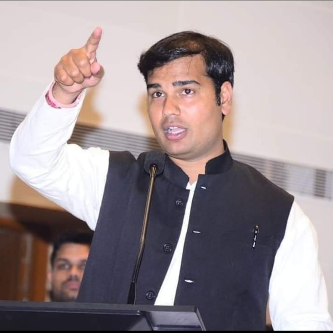 ट्रेनों के लेट लतीफी और रद्द किए जाने के खिलाफ युवा कांग्रेस और एनएसयुआई रेलवे स्टेशन का घेराव कर रोकेगी कोयला गाड़ी, आरपीएफ रायगढ़ आंदोलनकारियों से निपटने तैयारी पूरी की अतिरिक्त बल मंगाई