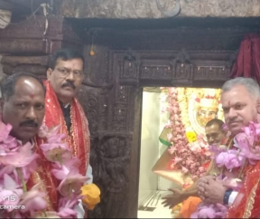 भाजपा छत्तीसगढ़ प्रदेश क्षेत्रीय संगठन मंत्री अजय जामवाल रतनपुर पहुंच मां महामाया का दर्शन कर मत्था टेका