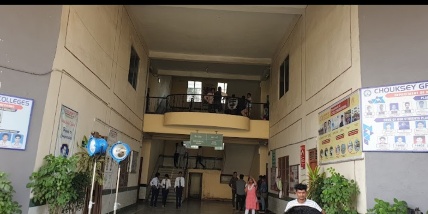 चौकसे कालेज बना छात्र छात्राओं की पहली पसंद