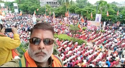भाजपा का कांग्रेस सरकार के खिलाफ हल्ला बोल,बैरिकेडिंग लोहे की दीवार को लांघते हुए  कार्यकर्ता पहुंचे सीएम निवास के बाहर जोरदार की नारेबाजी