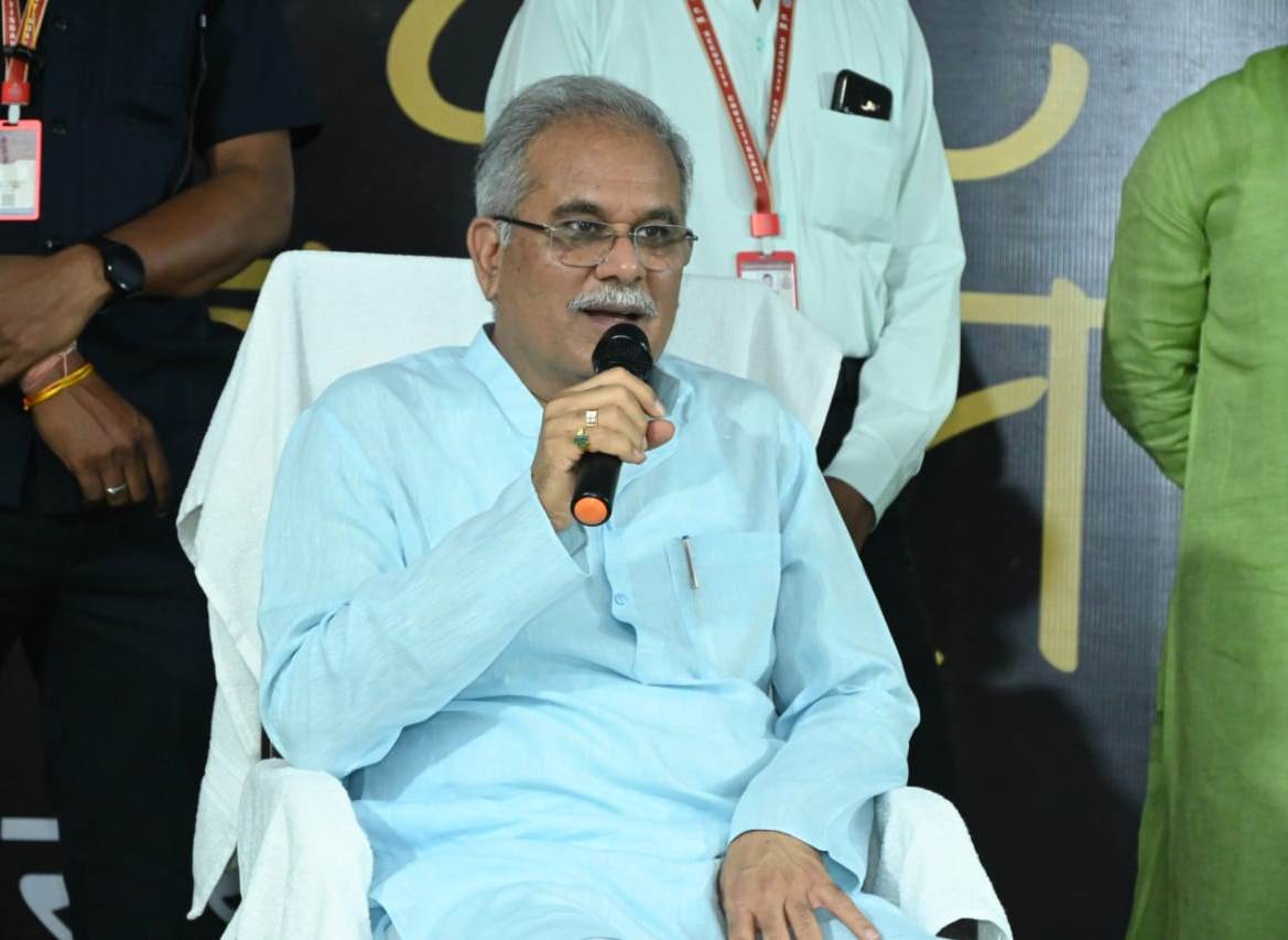 ब्रेकिंग न्यूज, सी एम भुपेश बघेल ने क्या कहा हड़ताल कर रहे कर्मचारियों को लेकर
