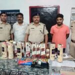 टिटलागढ़ पैसेंजर ट्रेन में जीआरपी की दबिश हजारो का अंग्रेजी शराब बरामद