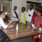 गरीब परिवार के चार लोगों को जनदर्शन में मिला राशनकार्ड कलेक्टर ने साप्ताहिक जनदर्शन में सुनी आम जनता की समस्याएं