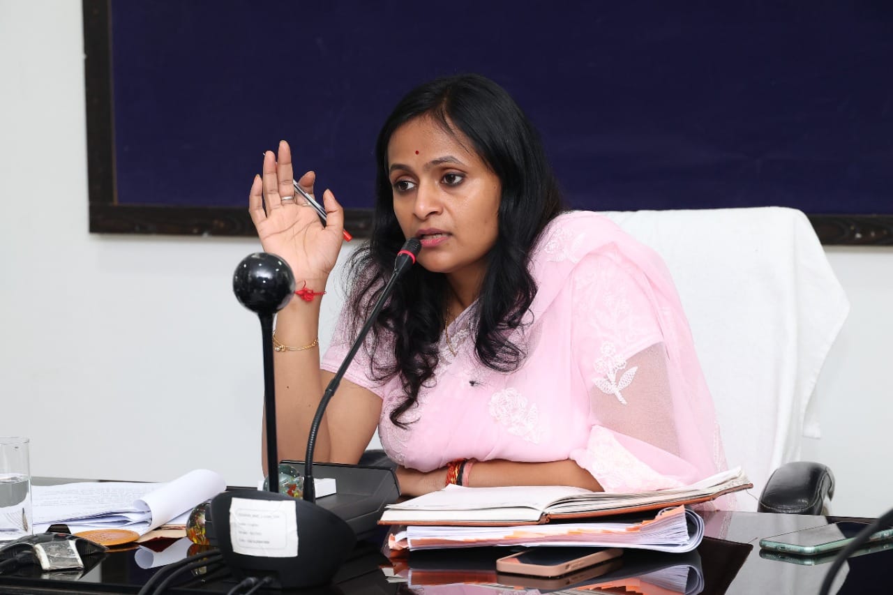 फील्ड पर दिखे योजनाओं का प्रभावी क्रियान्वयन-कलेक्टर