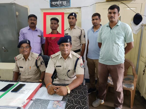 पार्सल आफिस के पास रेसुब और जीआरपी की दबिश एक मोबाइल चोर चढ़ा हत्थे चोर से दो नग हजारों की मोबाइल जप्त